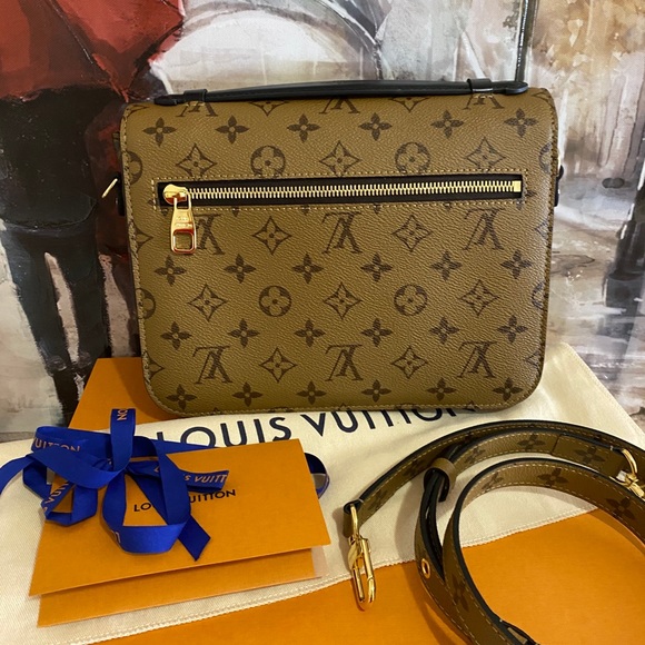 Louis Vuitton Monogram Reversible Pochette Métis - Picture 3 of 8